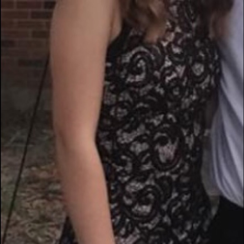 Formal Dress - Picture 2 of 4